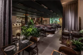 Image of an empty restaurant